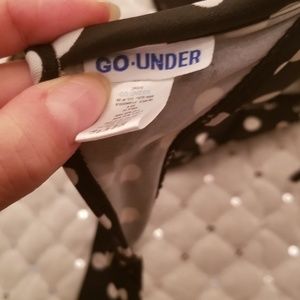 go under Swim - 2for20$ Go under swimsuit top black and white dots go under Swim - 2for20$ Go under swimsuit top black and white dots
